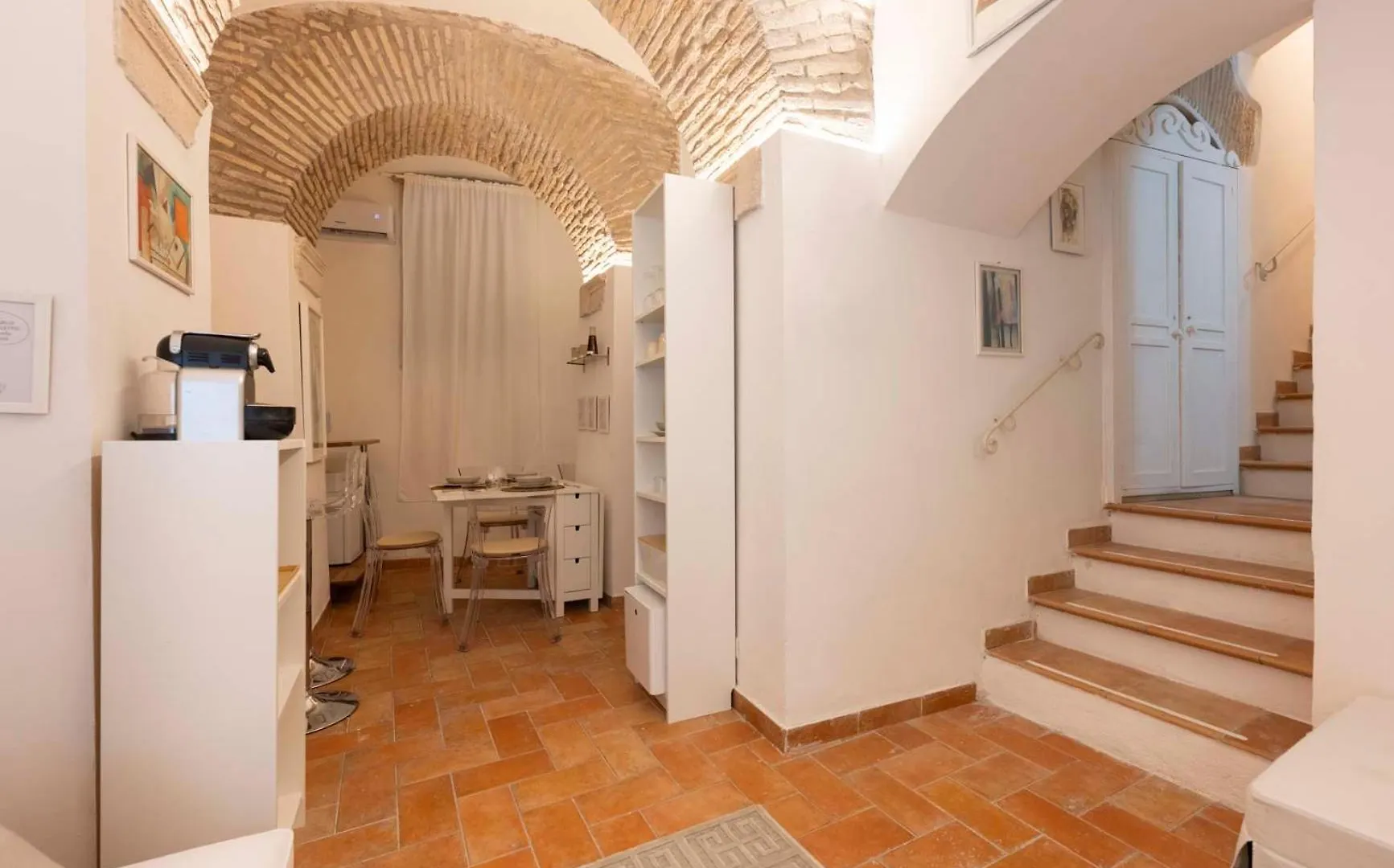 Largo Dei Librari Guesthouse Rome Italy